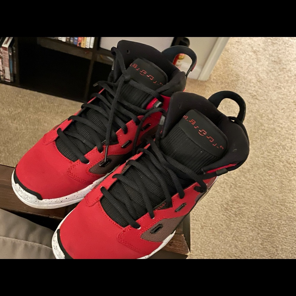 7Y Jordan red & black basketball shoes